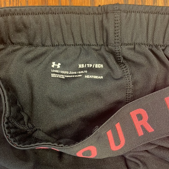 Under Armour Play Up 3.0 shorts - Picture 3 of 5